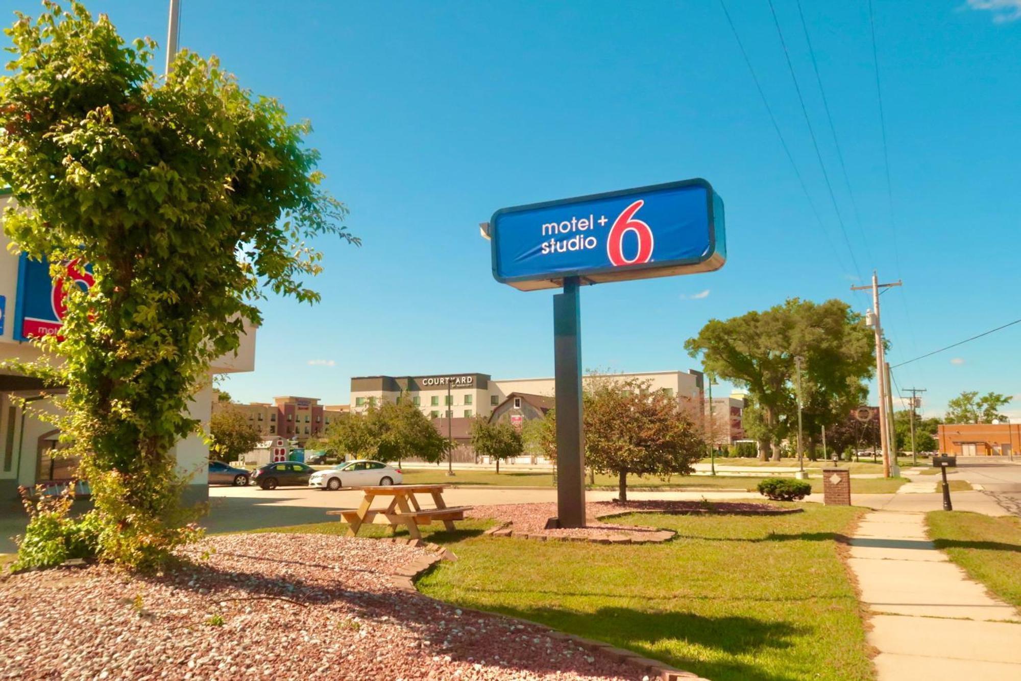 Motel 6 Elkhart, In Ngoại thất bức ảnh
